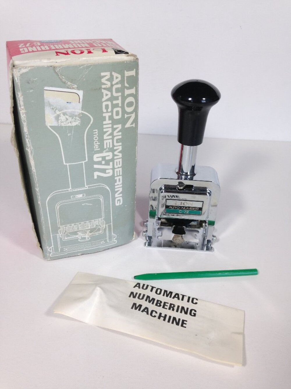 Vintage Lion Automatic Numbering Machine C-72 made in Japan w/ box & instruction